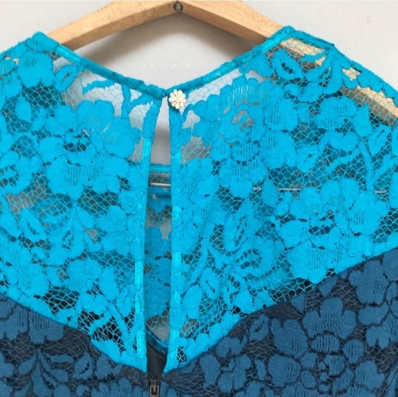 Badgley Mischka lacy blue aqua color block dress w/bead embellished belt size 12 - Picture 7 of 8